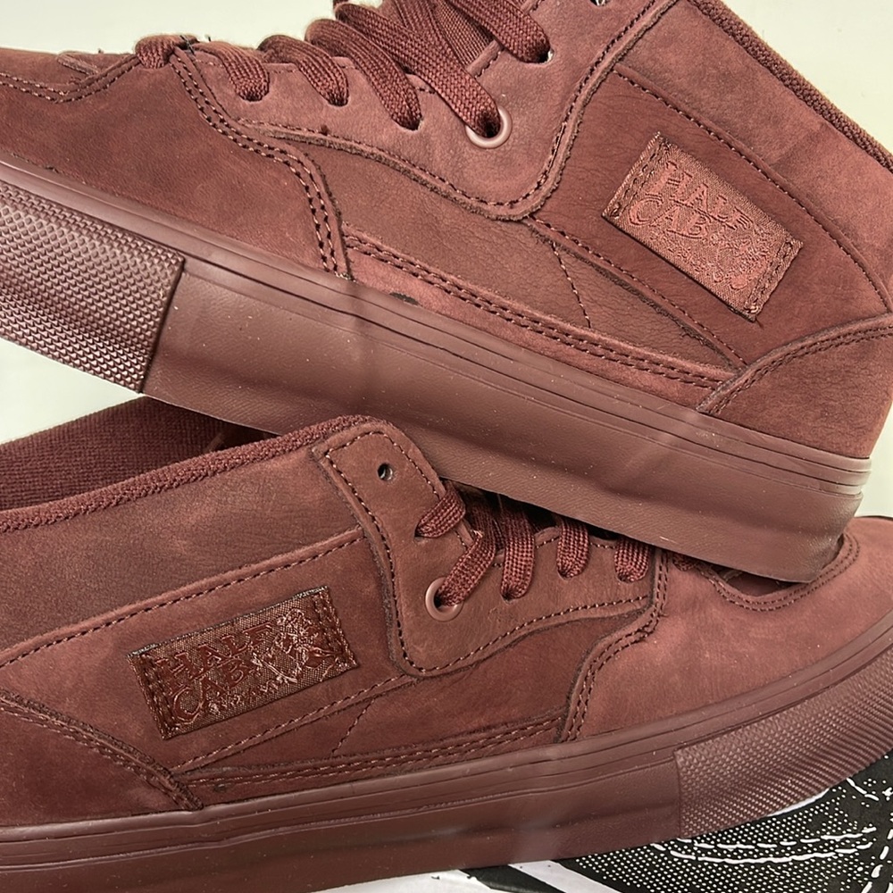 Vans Men’s Skate Half Cab
Mono Chocolate
VNDASFCDCHC
Sneakers - Picture 15 of 16